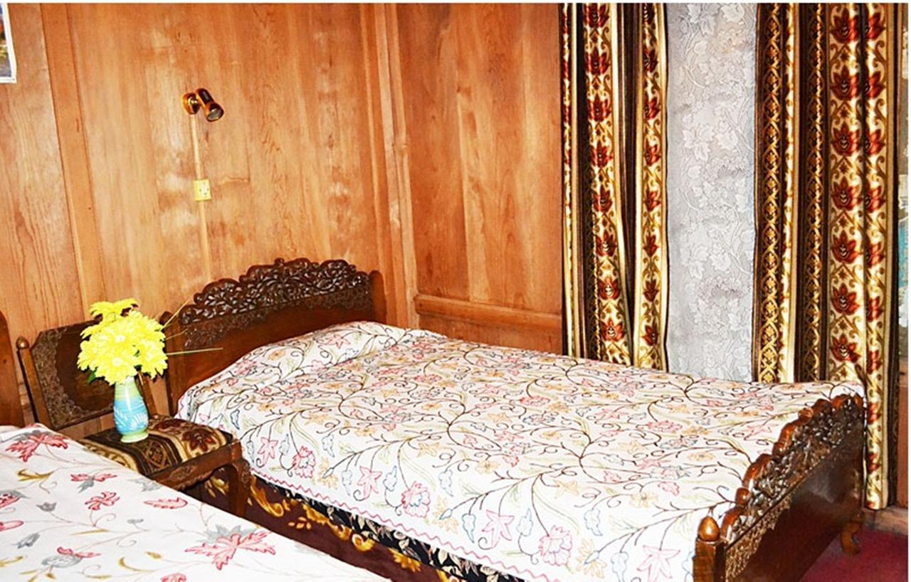 Morning Star Group Of Houseboats Hotel Srinagar  Exterior photo